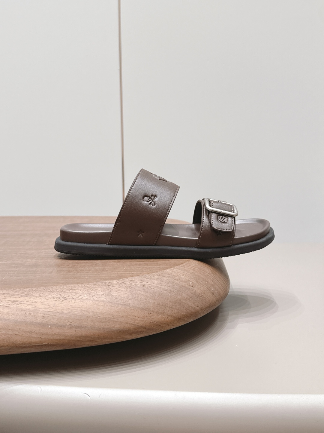 Miu Miu Classic Luxury Leather Shoe Loafer Ref 5