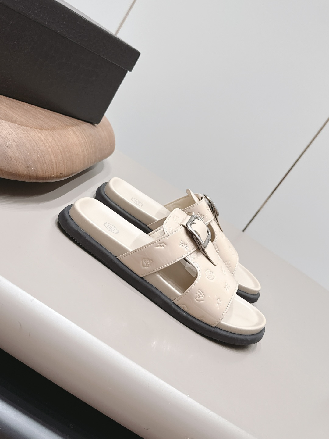 Maison Margiela Classic Luxury Leather Shoe Loafer Ref 3