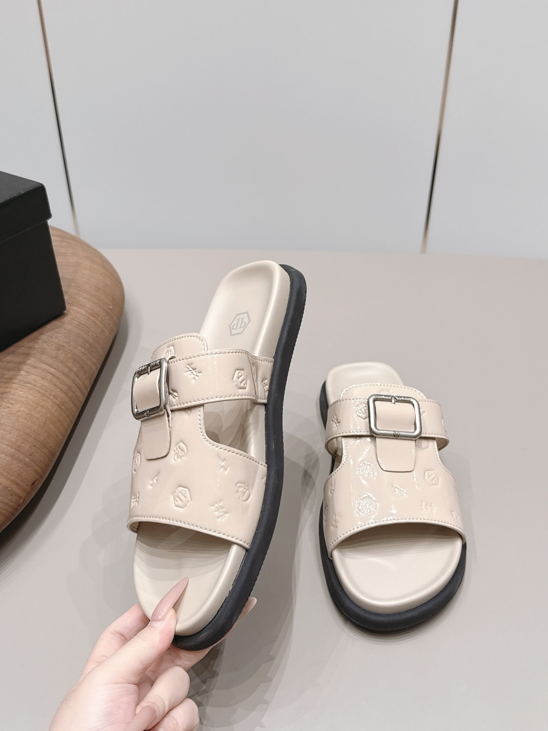 Maison Margiela Classic Luxury Leather Shoe Loafer Ref 4