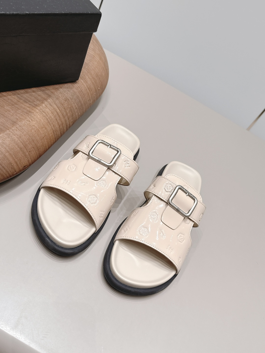 Maison Margiela Classic Luxury Leather Shoe Loafer Ref
