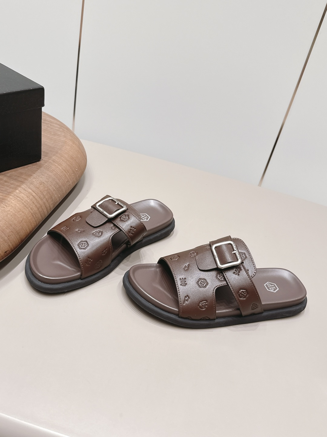 Jimmy Choo Classic Luxury Leather Shoe Loafer Ref.952EE73A 2