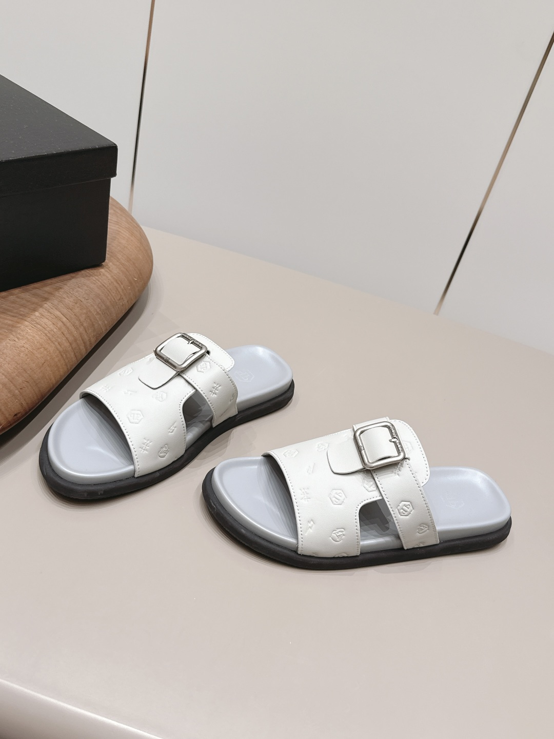 罗杰·维维亚 Roger Vivier 经典高奢皮鞋鞋履高跟鞋 #FA848DC0 2