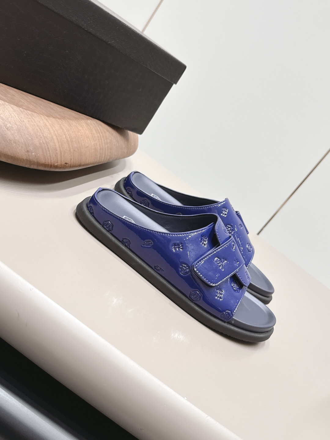 Fendi Classic Luxury Leather Shoe Loafer Ref 3