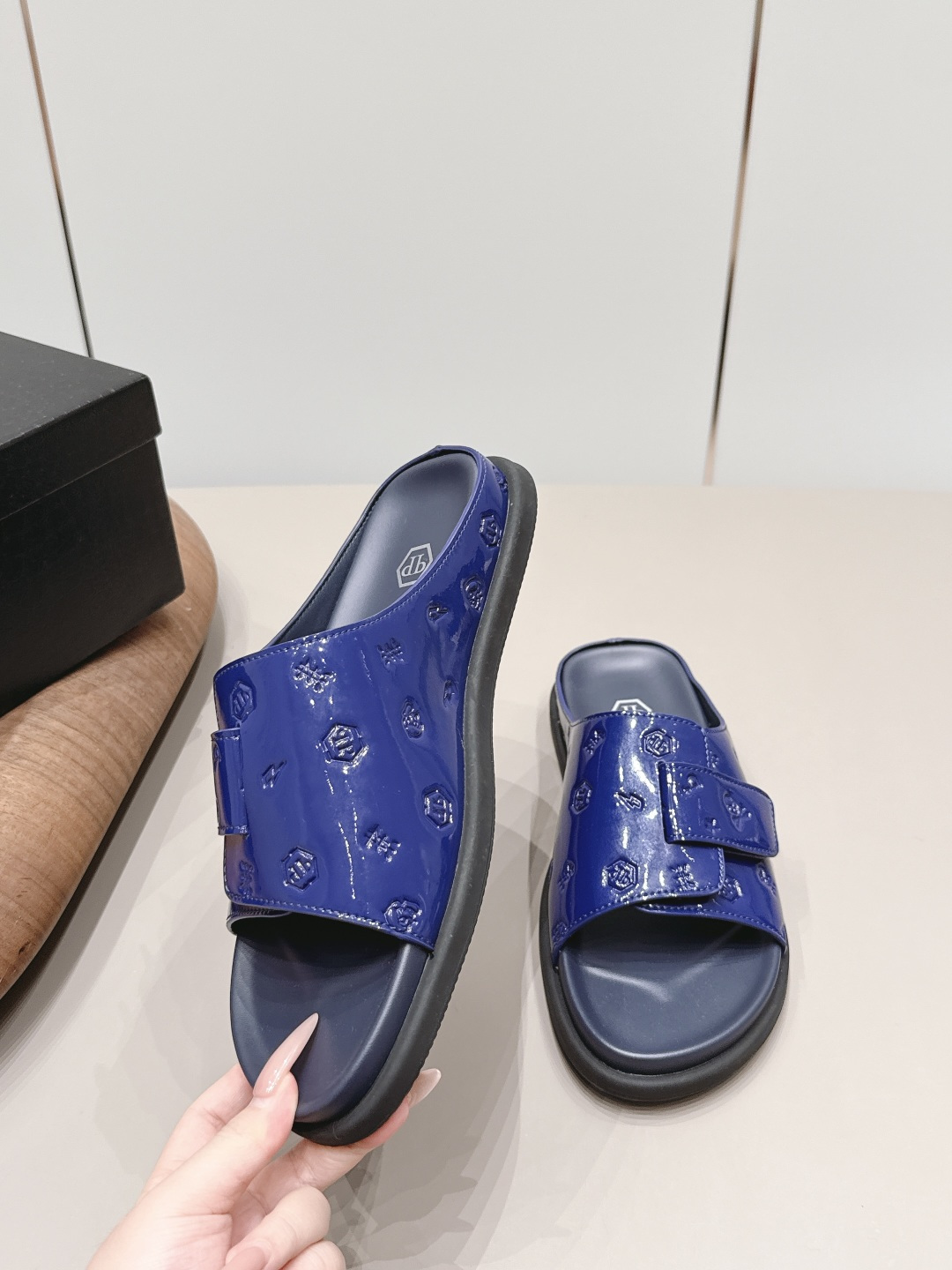 Fendi Classic Luxury Leather Shoe Loafer Ref 4