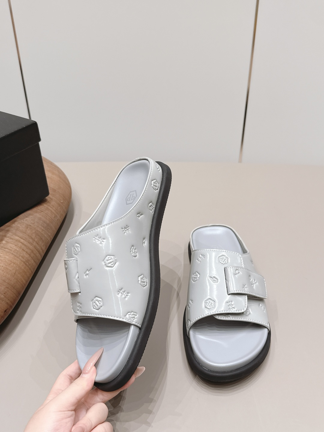 Saint Laurent Classic Luxury Leather Shoe Loafer Ref 4