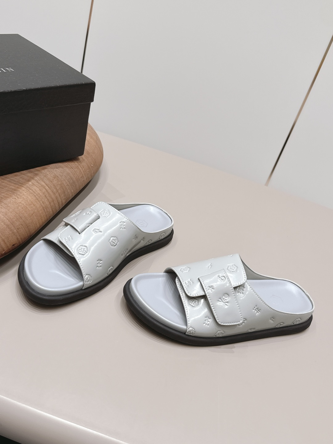 Saint Laurent Classic Luxury Leather Shoe Loafer Ref 2