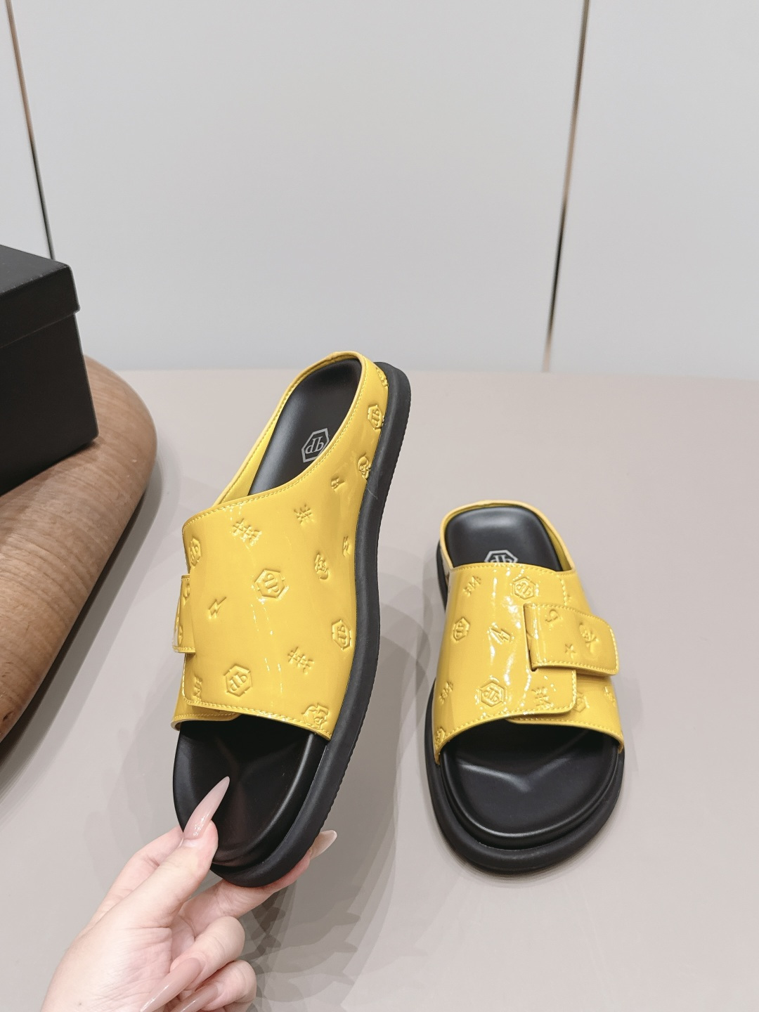 Bottega Veneta Classic Luxury Leather Shoe Loafer Ref.4408E28E 4