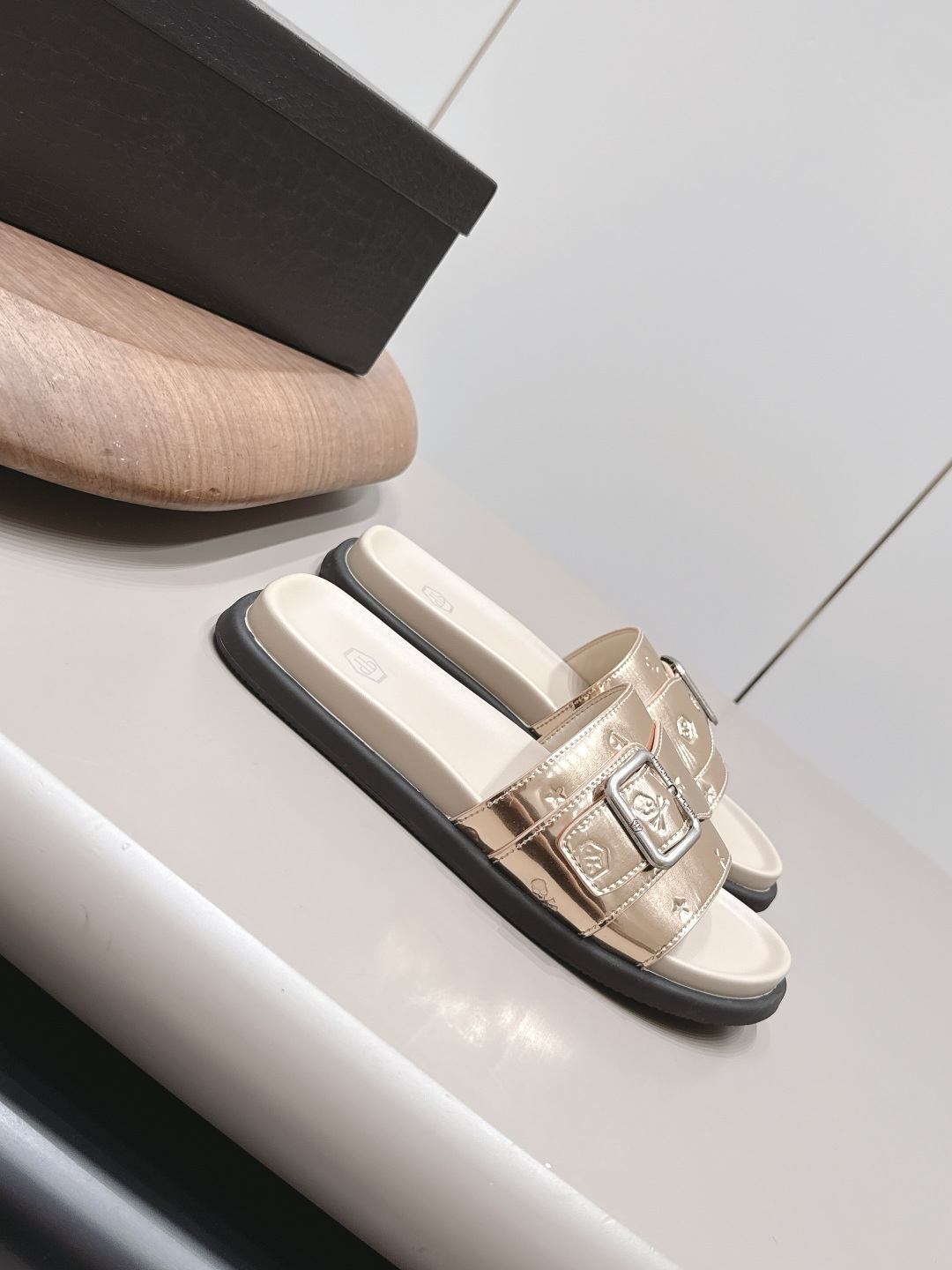 路铂廷 Christian Louboutin 经典高奢皮鞋鞋履高跟鞋 #773C5450 3