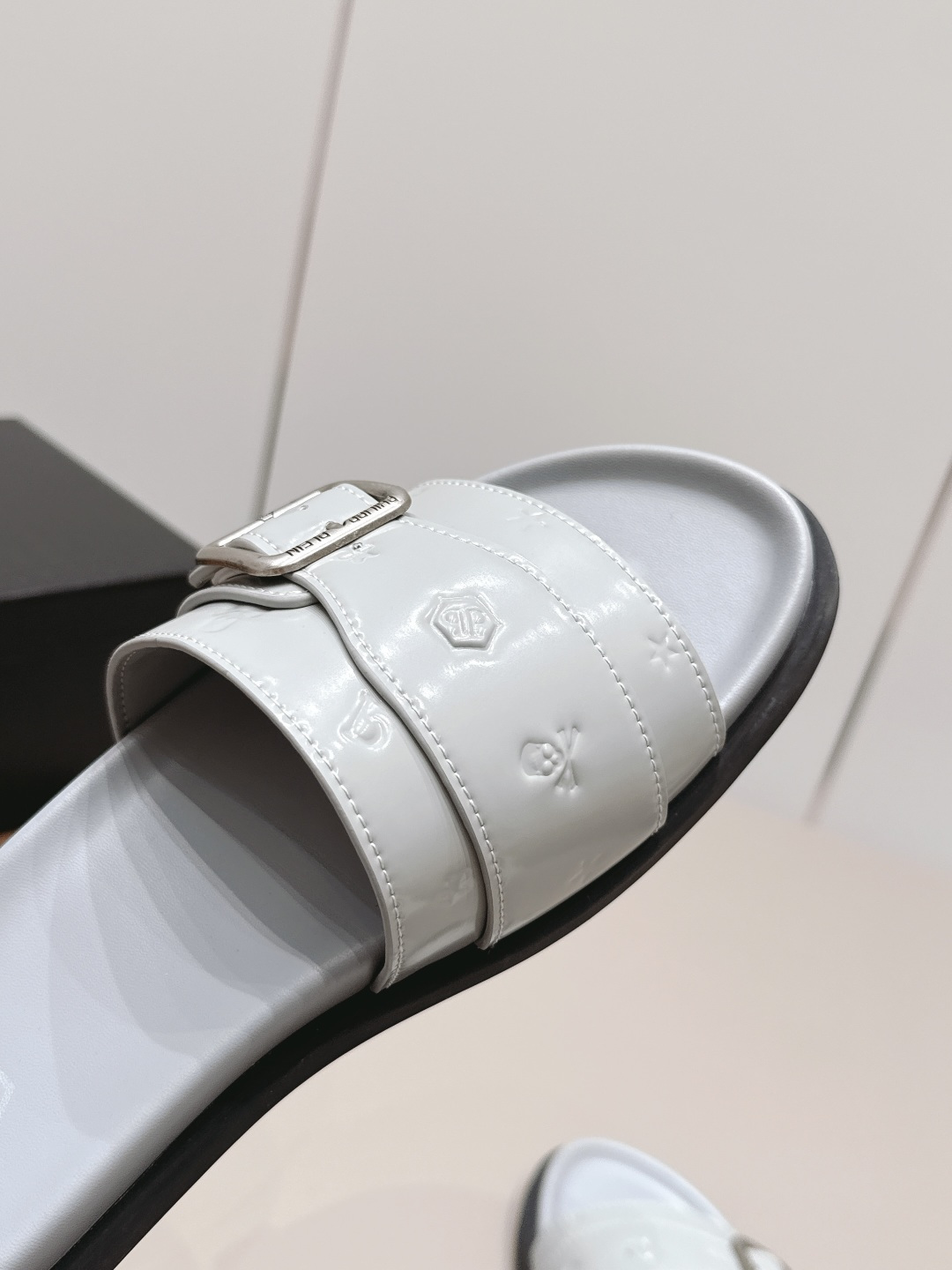 Roger Vivier Classic Luxury Leather Shoe Loafer Ref.2614BBD3 6