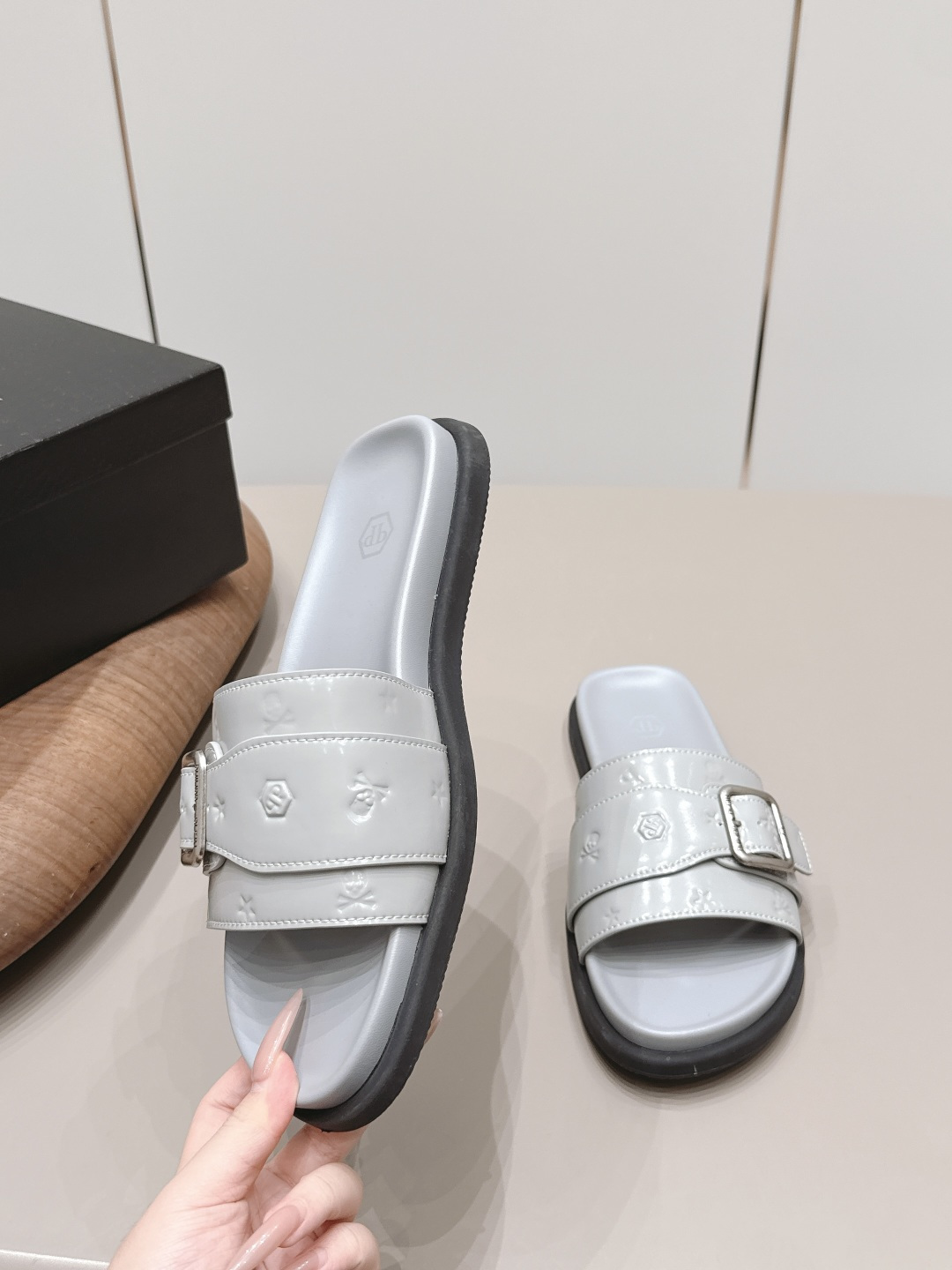 Roger Vivier Classic Luxury Leather Shoe Loafer Ref.2614BBD3 4