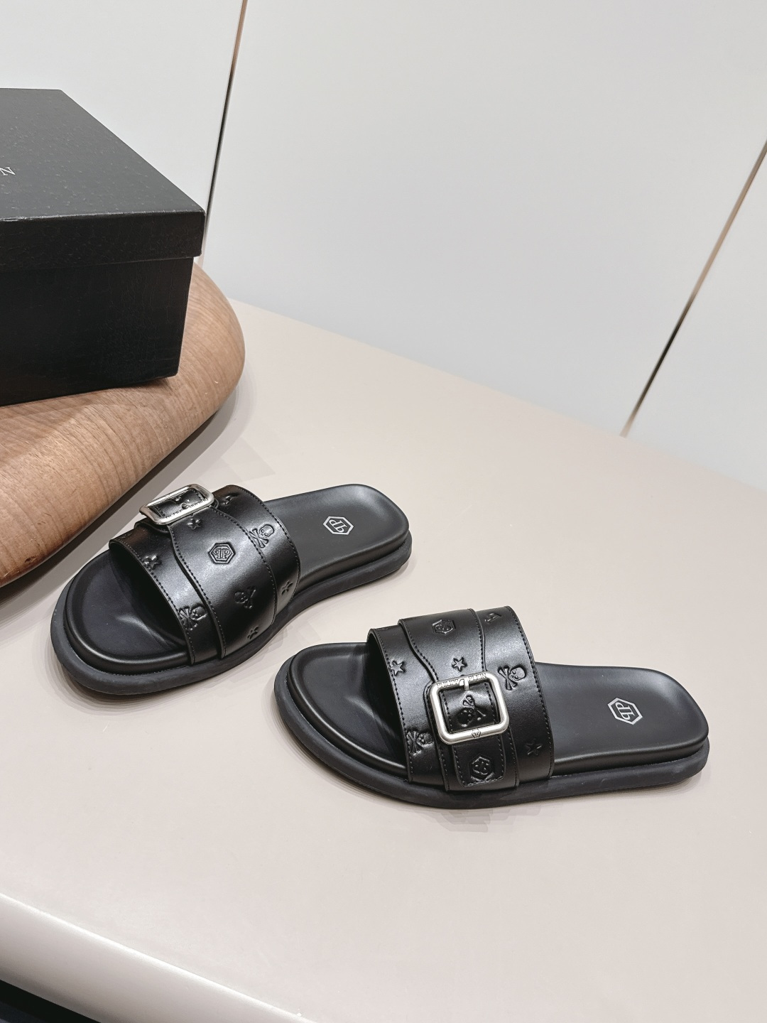 Alexander McQueen Classic Luxury Leather Shoe Loafer Ref 2