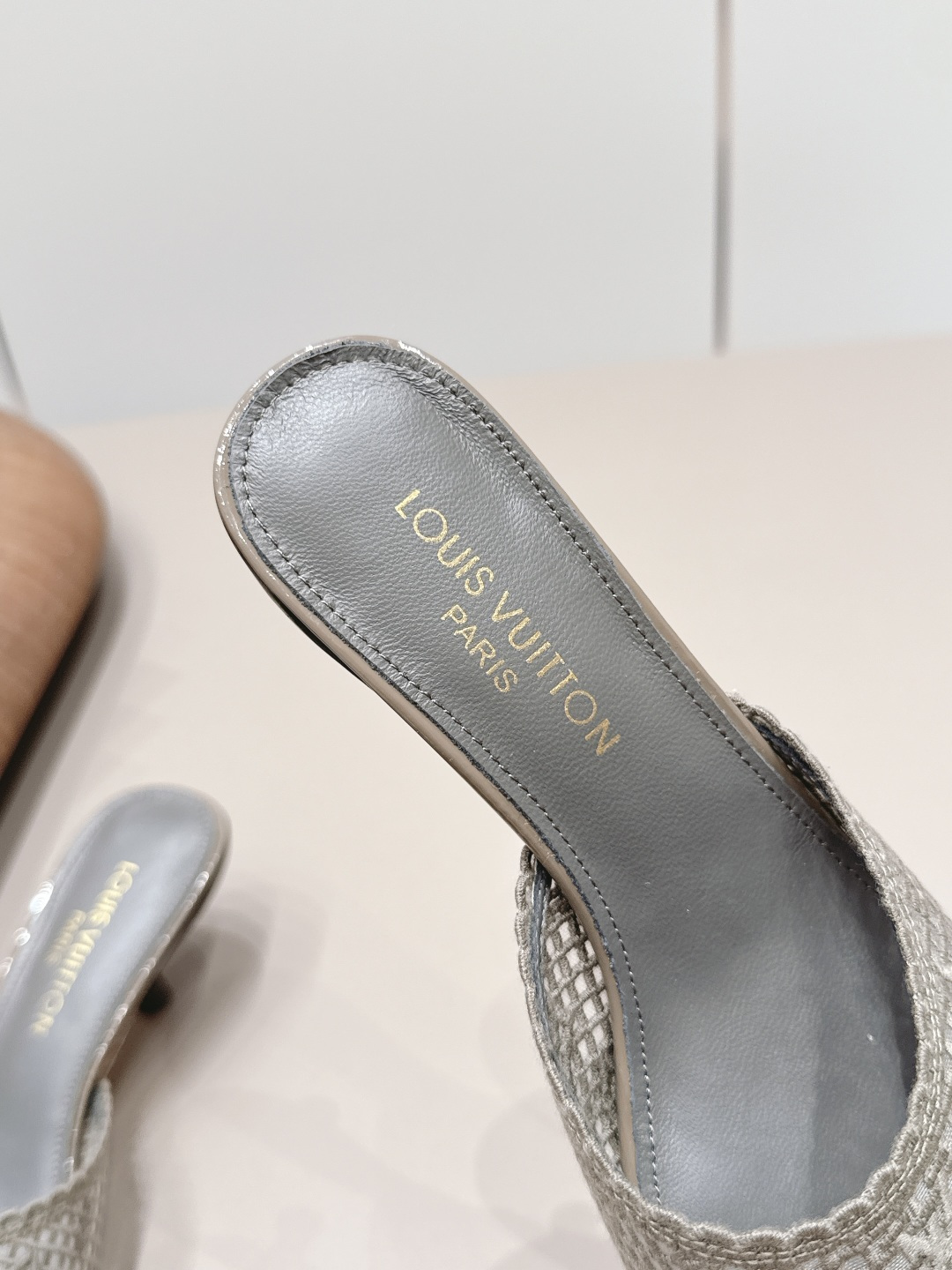 Miu Miu Classic Luxury Leather Shoe Loafer Ref 7