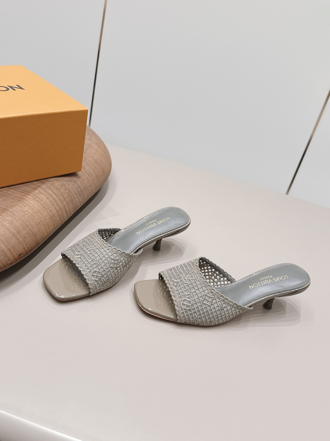Miu Miu Classic Luxury Leather Shoe Loafer Ref 2