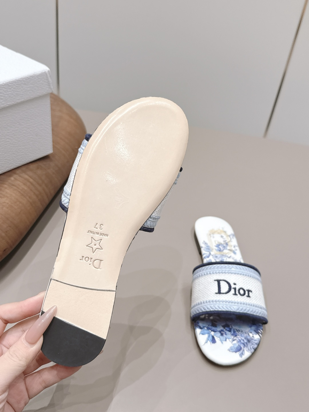 Dior迪奥26vs春夏新款时装凉鞋系列 9