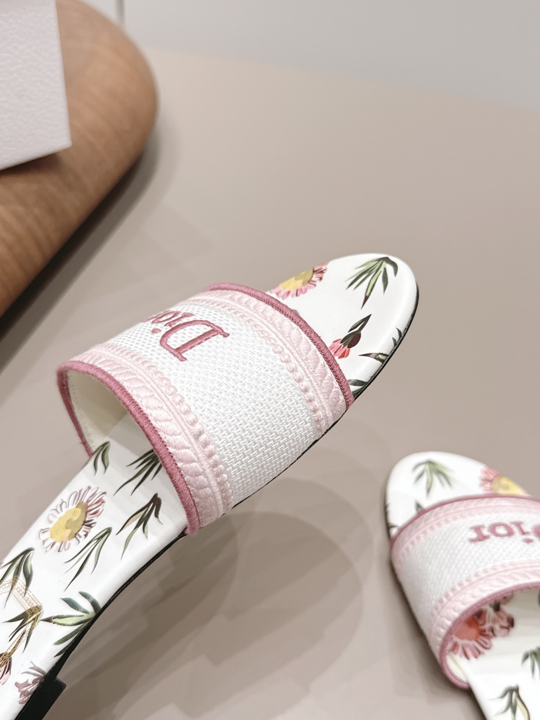 Dior迪奥26vs春夏新款时装凉鞋系列 6