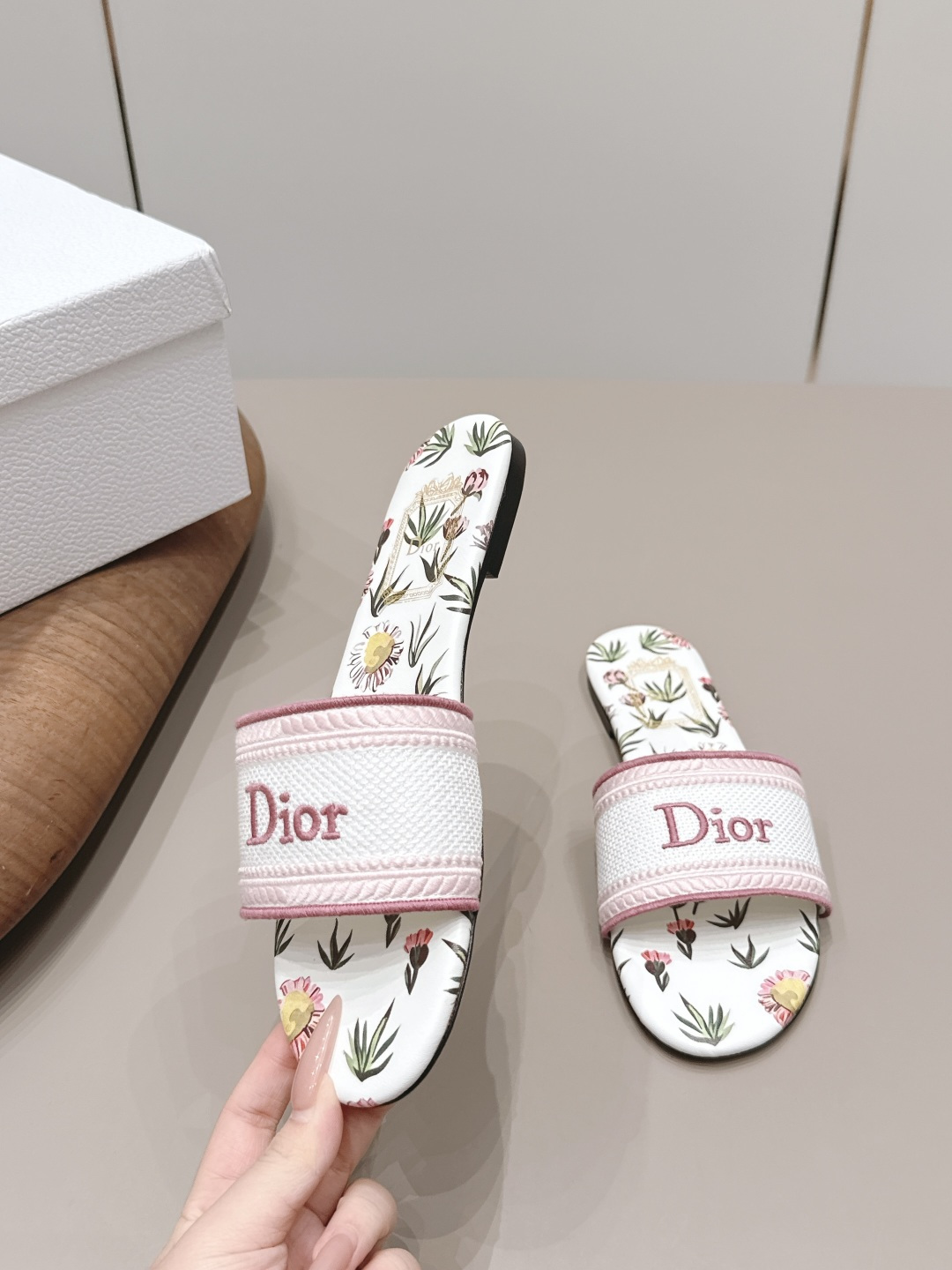Dior迪奥26vs春夏新款时装凉鞋系列 4
