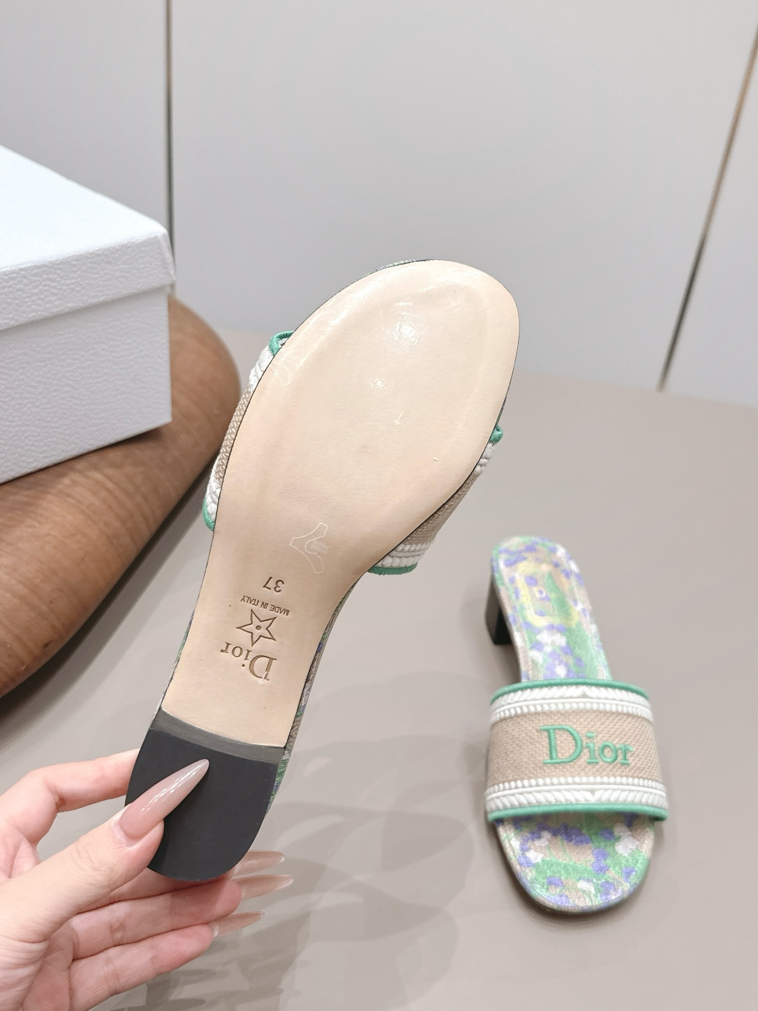 Dior迪奥26vs春夏新款时装凉鞋系列 9