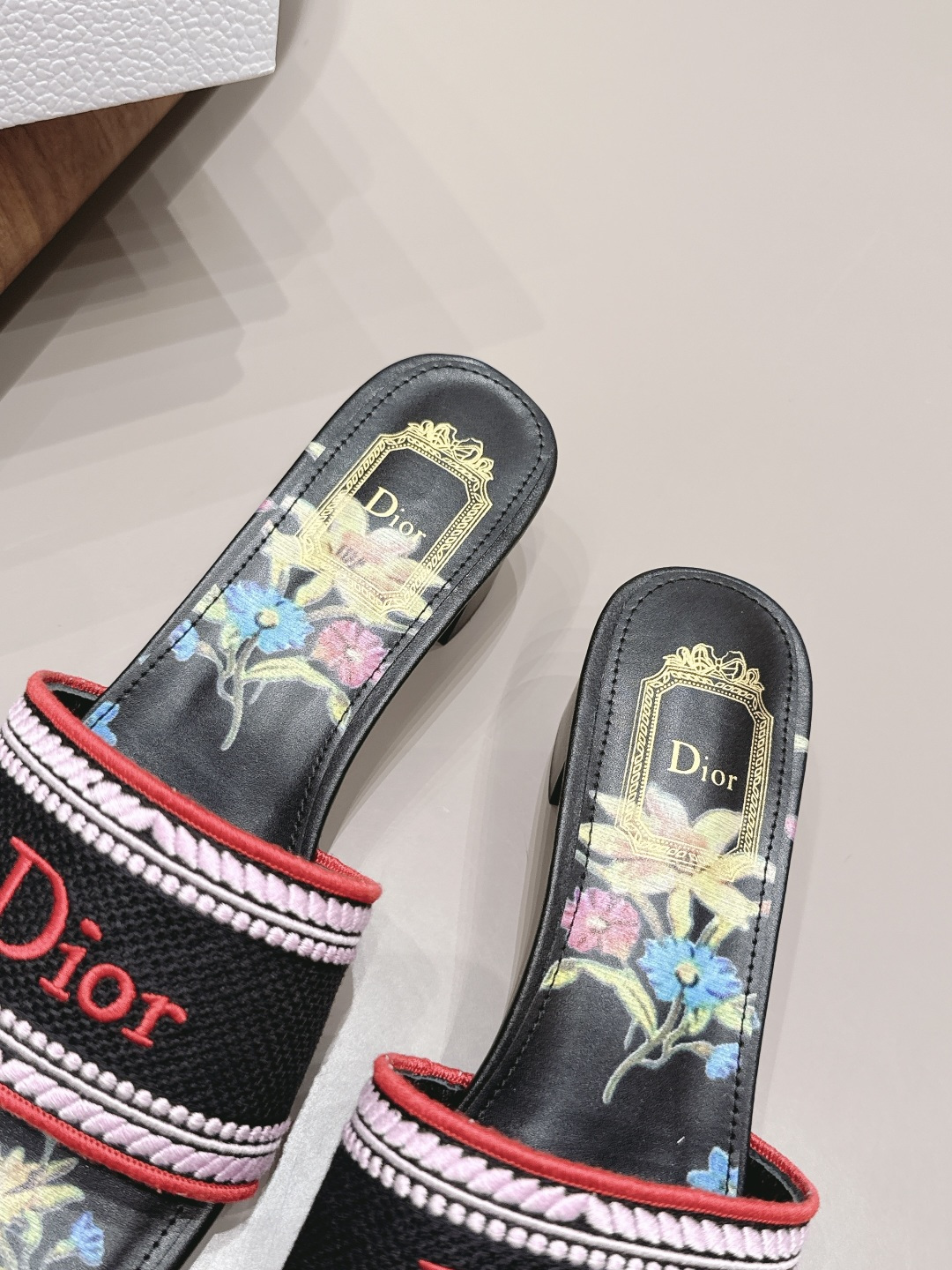 Dior迪奥26vs春夏新款时装凉鞋系列 7