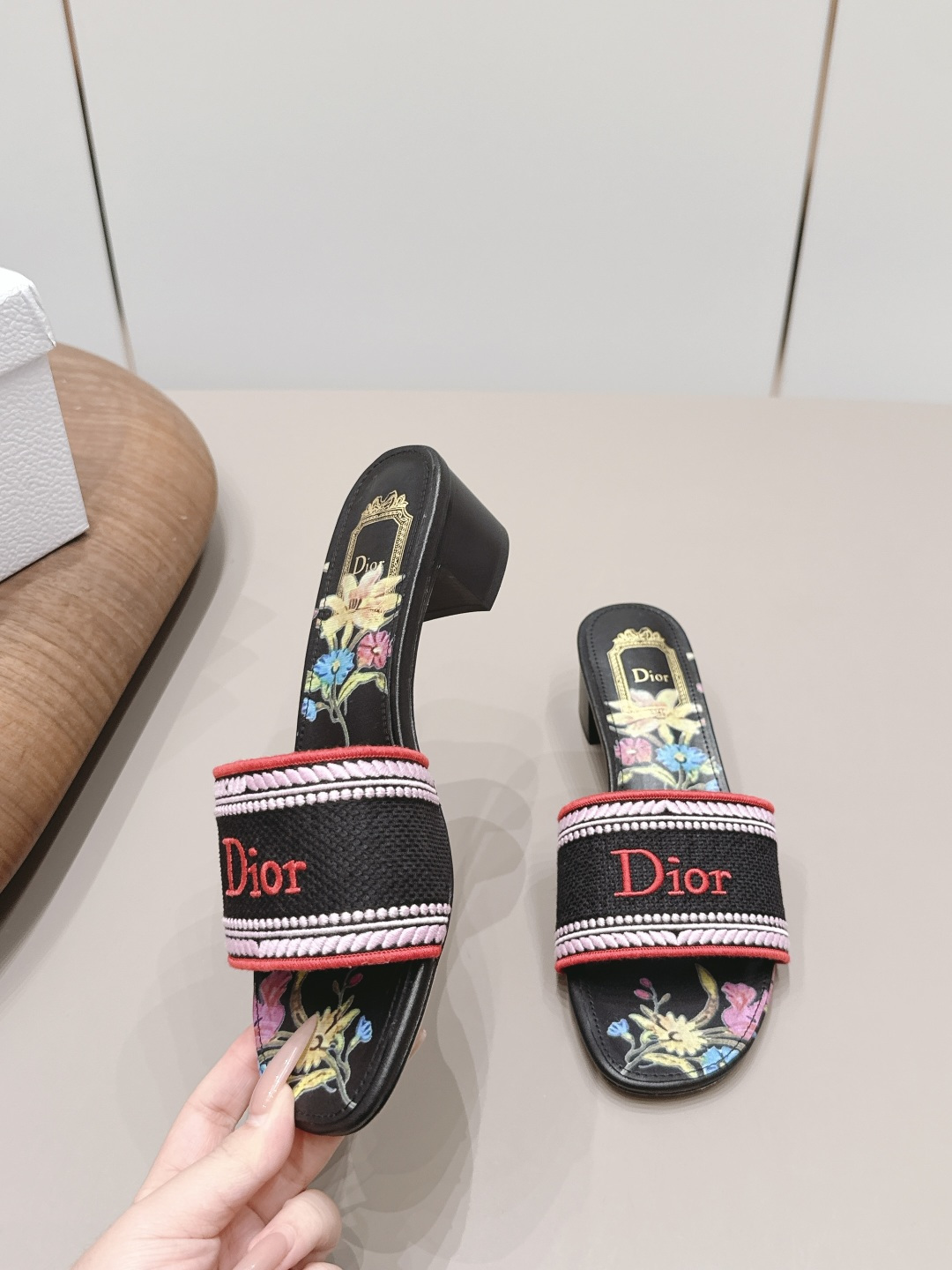Dior迪奥26vs春夏新款时装凉鞋系列 4
