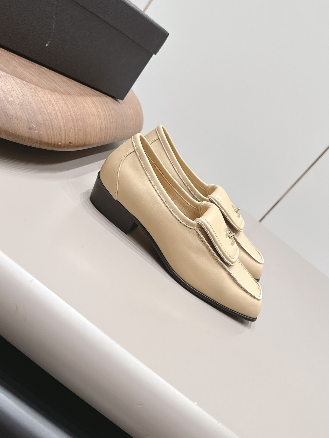 Chanel Classic Luxury Leather Shoe Loafer Ref 3