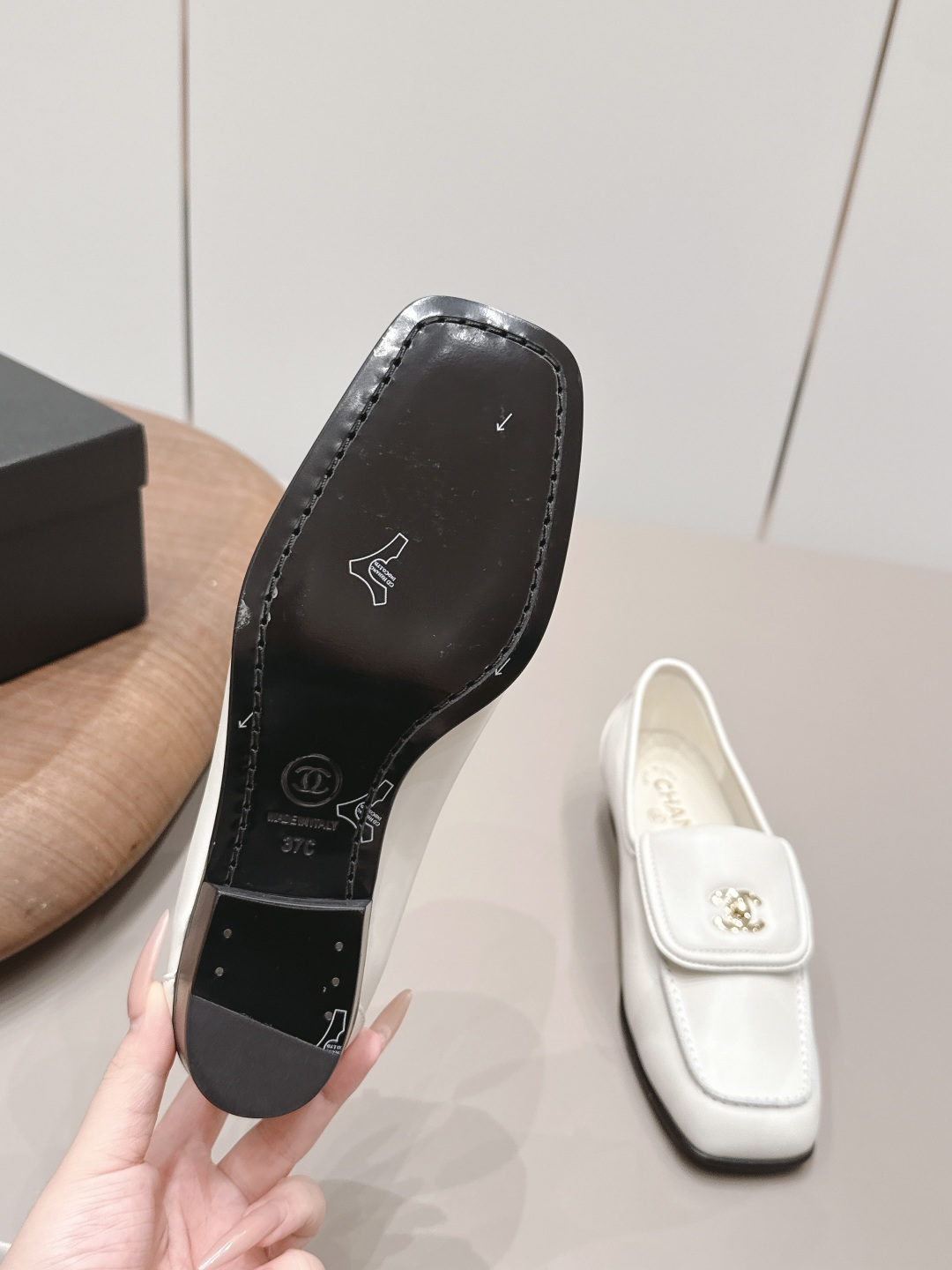 Chanel Classic Luxury Leather Shoe Loafer Ref 9