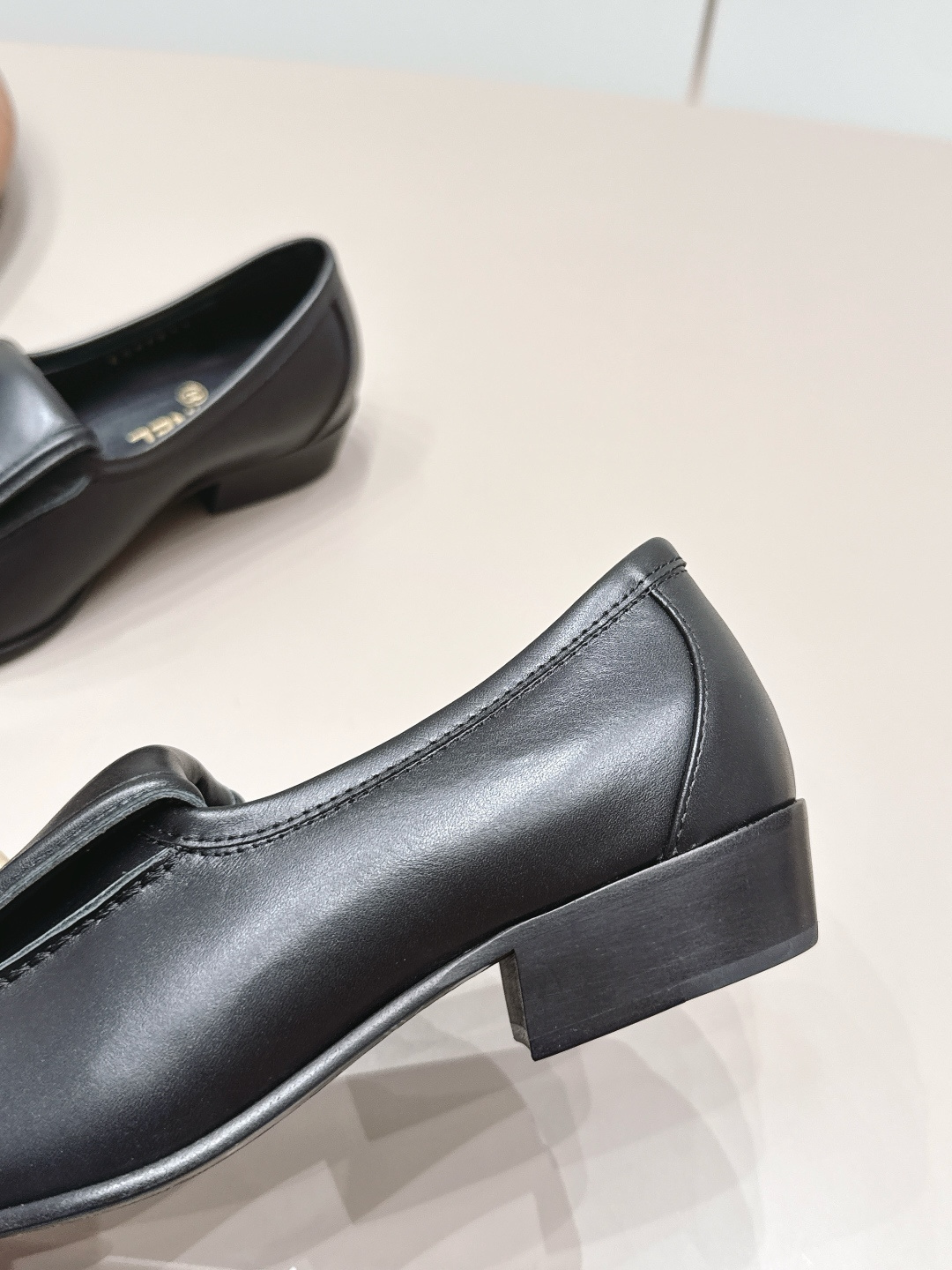 Chanel Classic Luxury Leather Shoe Loafer Ref.65190075 8