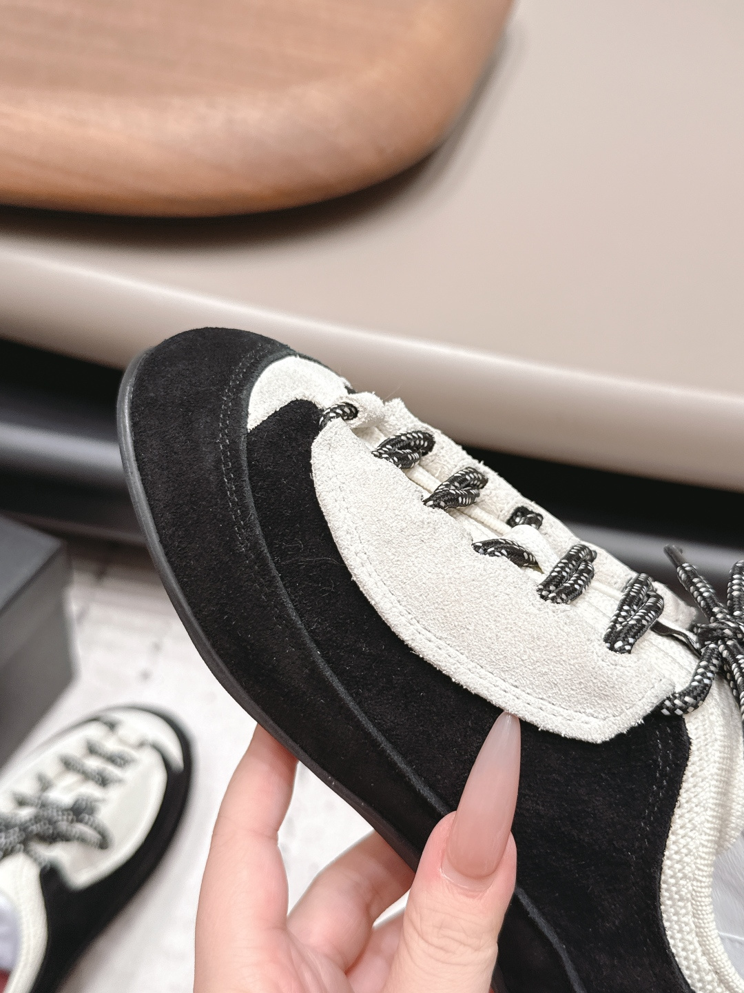 Chanel Classic Luxury Leather Shoe Loafer Ref 6