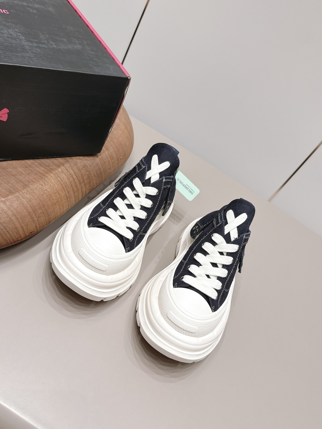 Alaïa Classic Luxury Leather Shoe Loafer Ref