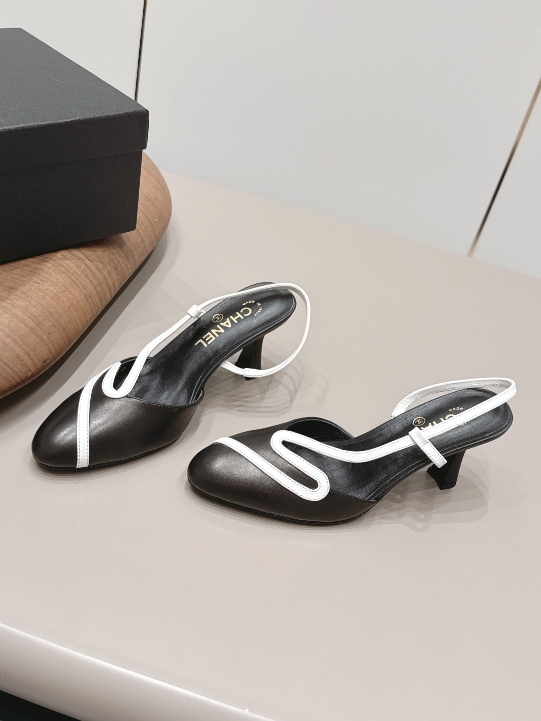 Chanel Classic Luxury Leather Shoe Loafer Ref.3916D4FA 2
