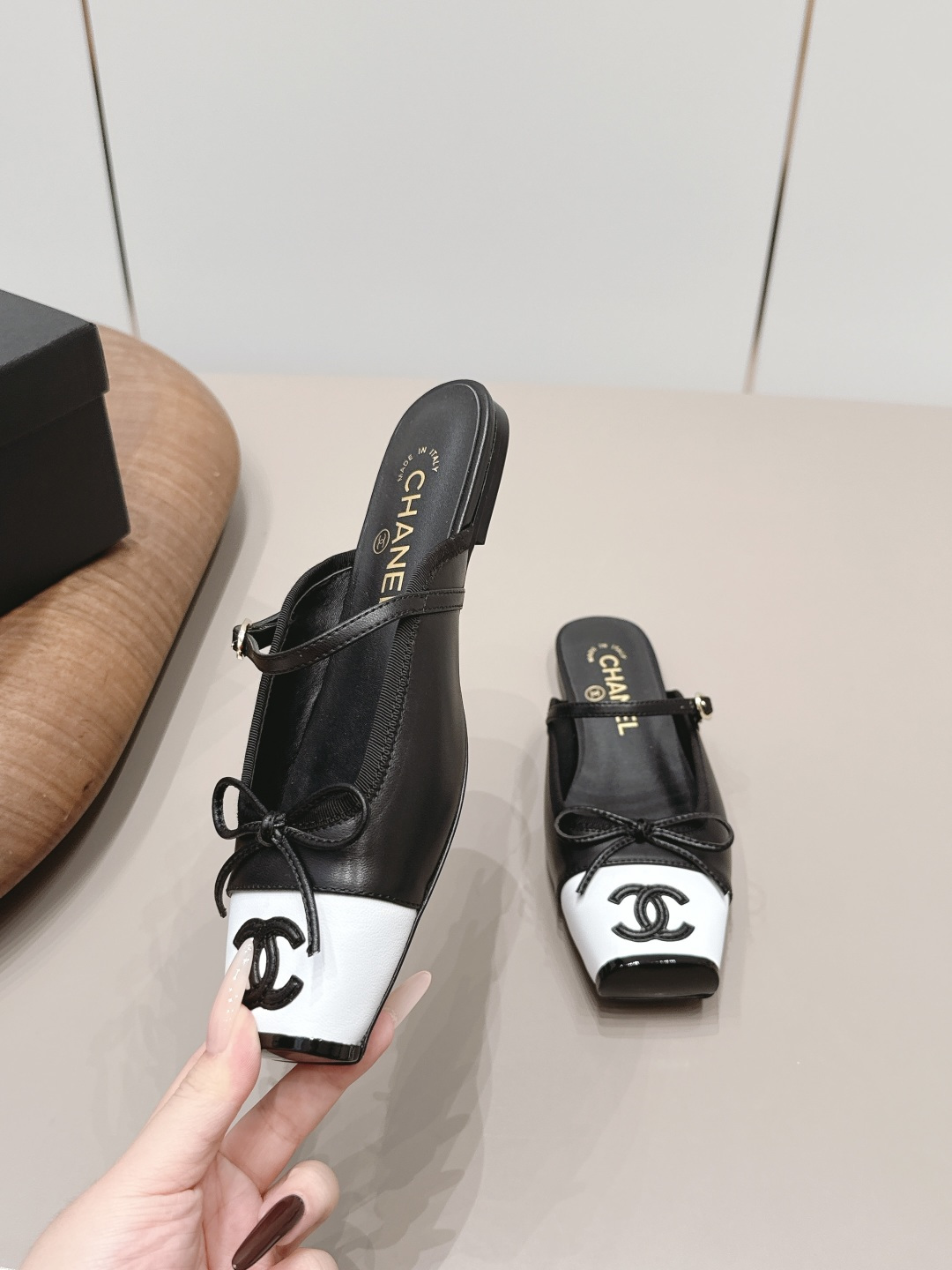 Chanel Classic Luxury Leather Shoe Loafer Ref 4