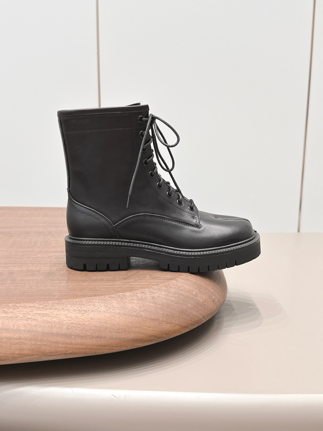Maison Margiela Haute Couture Classic Luxury Leather Shoe Ref 5