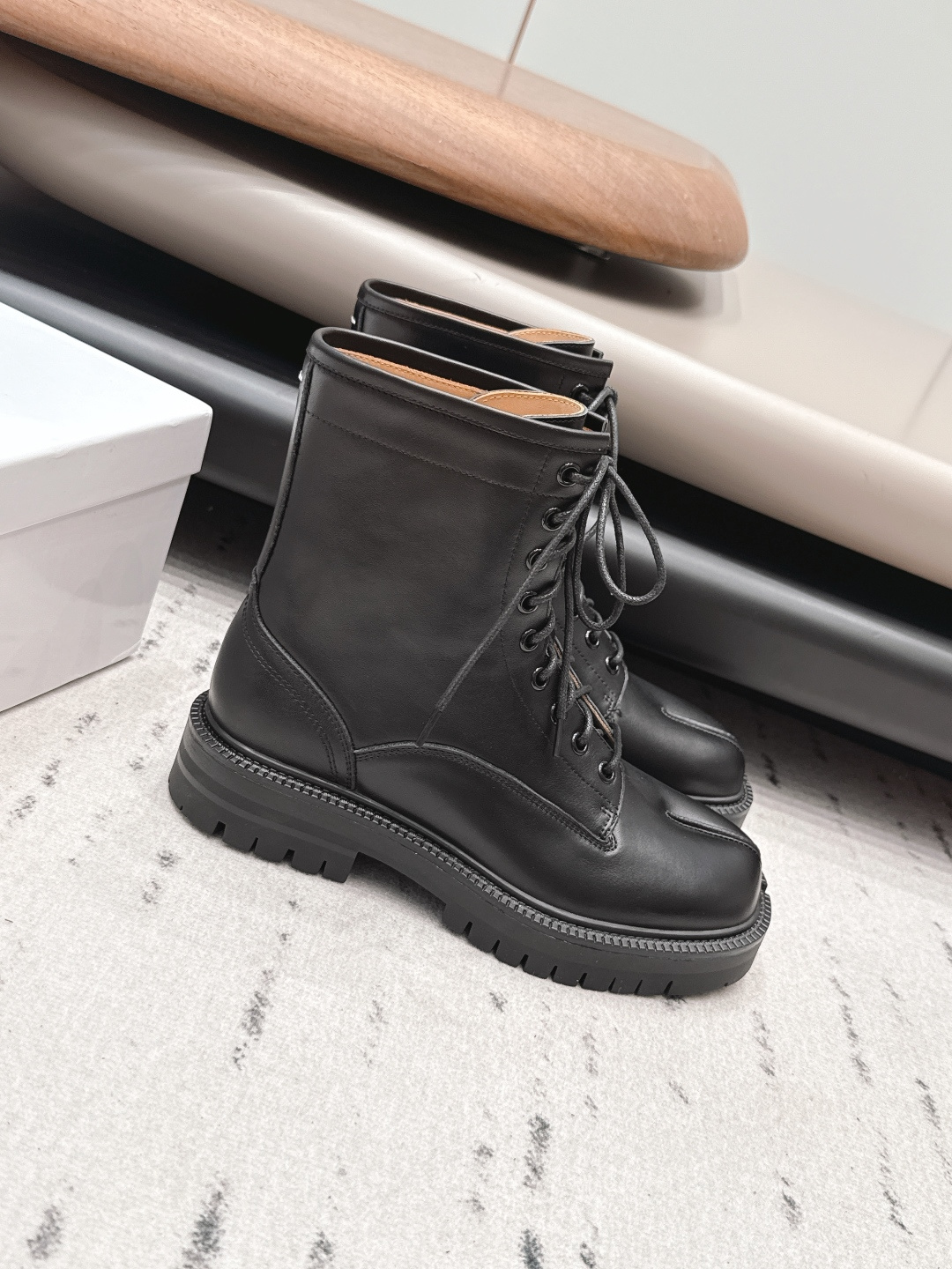 Maison Margiela Haute Couture Classic Luxury Leather Shoe Ref 3