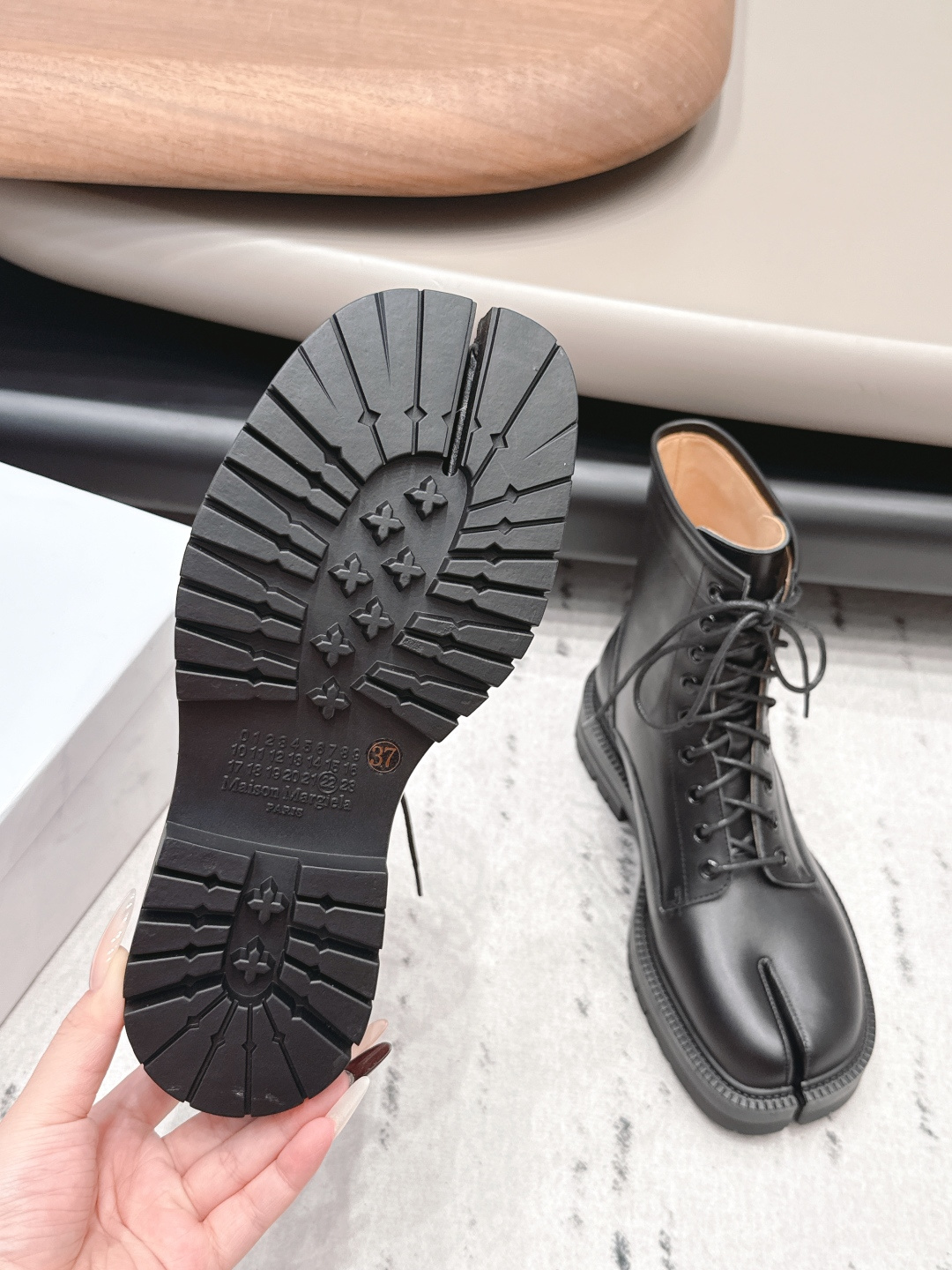 Maison Margiela Haute Couture Classic Luxury Leather Shoe Ref 9