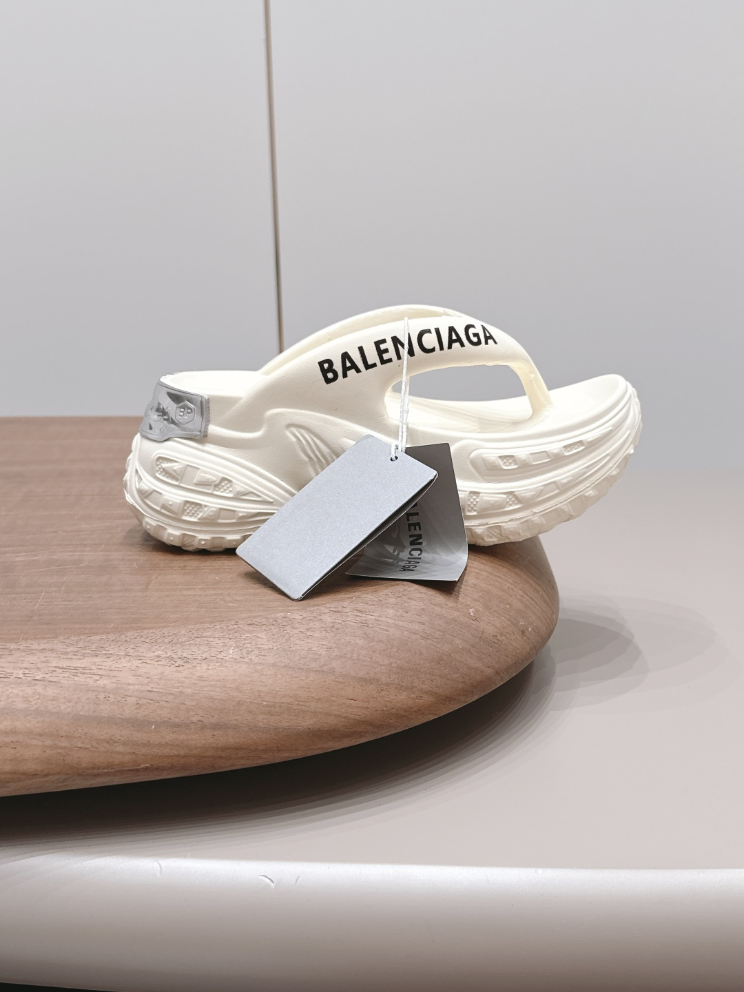 BalenciagaBalenciaga26vs 5