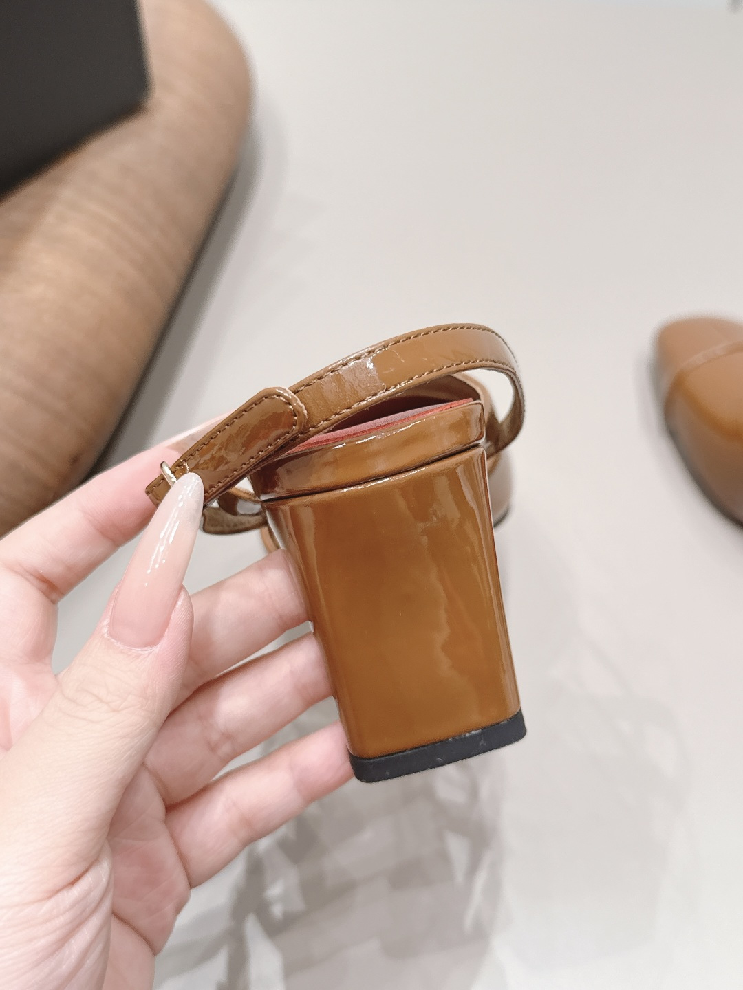 Chanel Classic Luxury Leather Shoe Loafer Ref 9