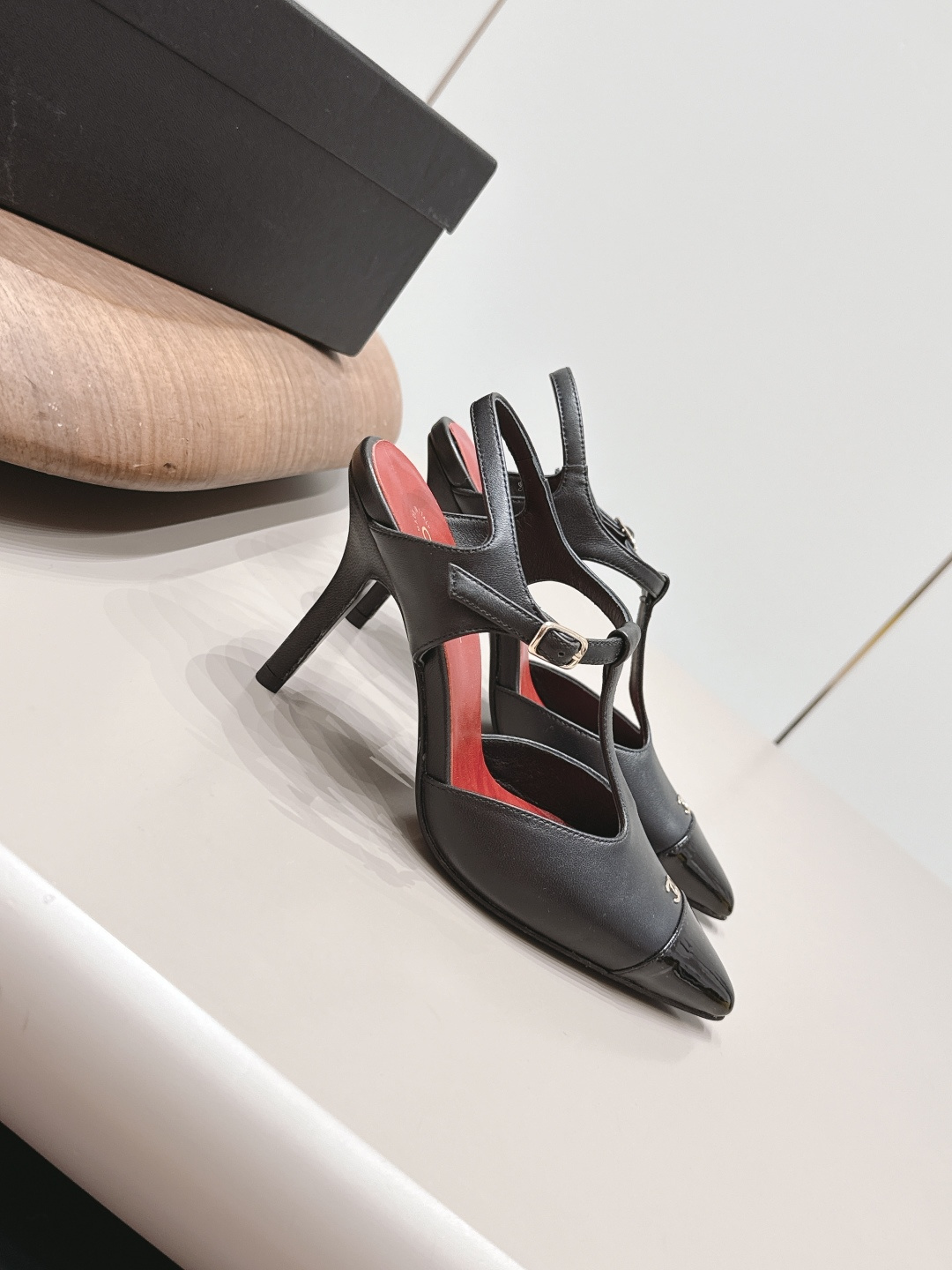 Chanel Classic Luxury Leather Shoe Loafer Ref 3