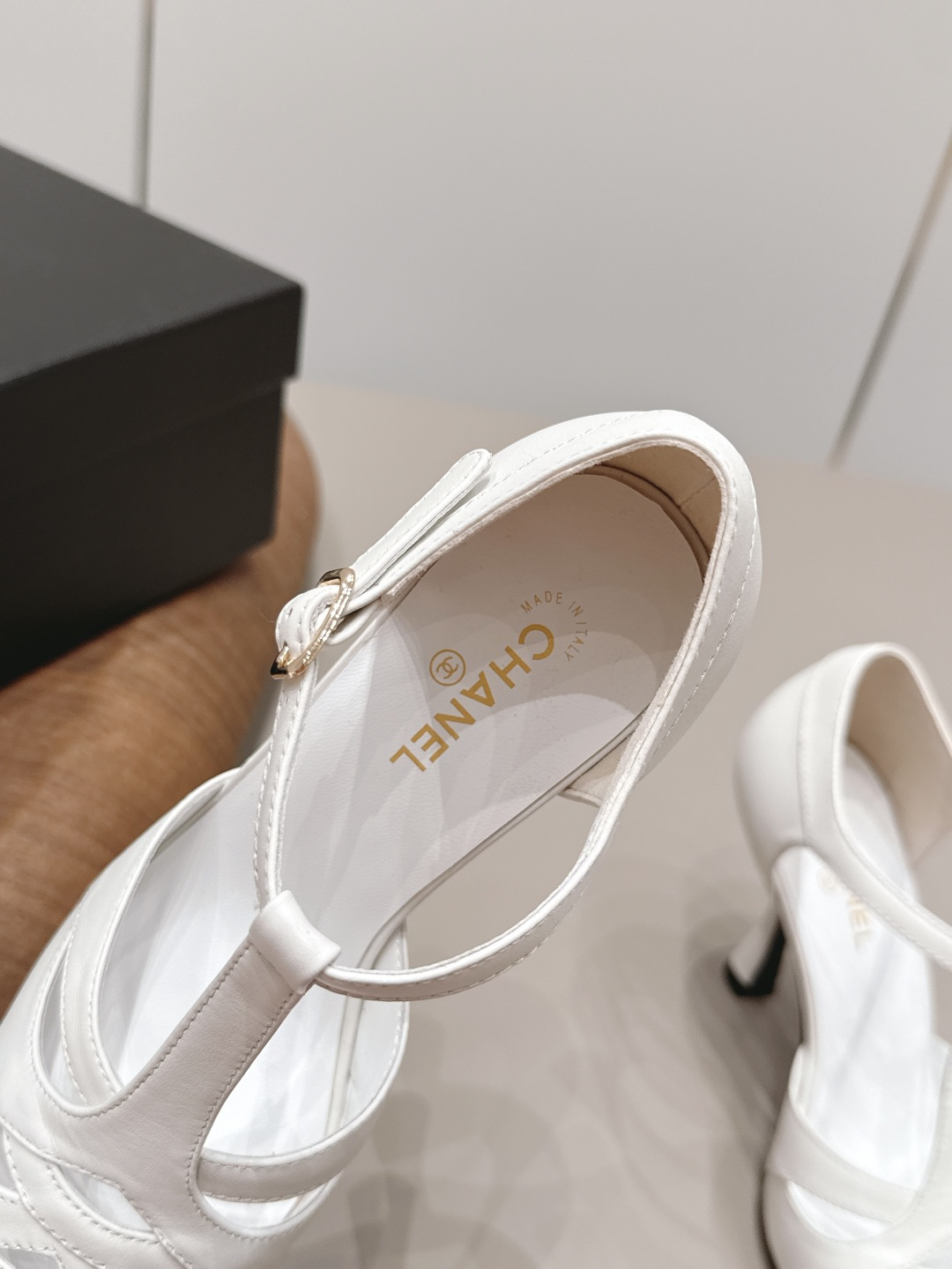 Chanel Classic Luxury Leather Shoe Loafer Ref 7