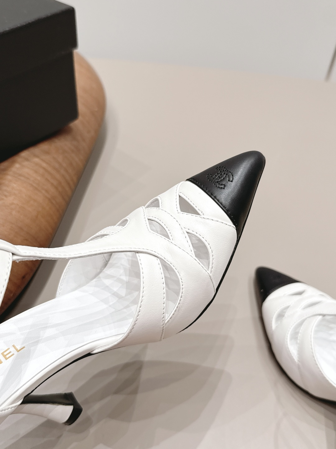 Chanel Classic Luxury Leather Shoe Loafer Ref 6