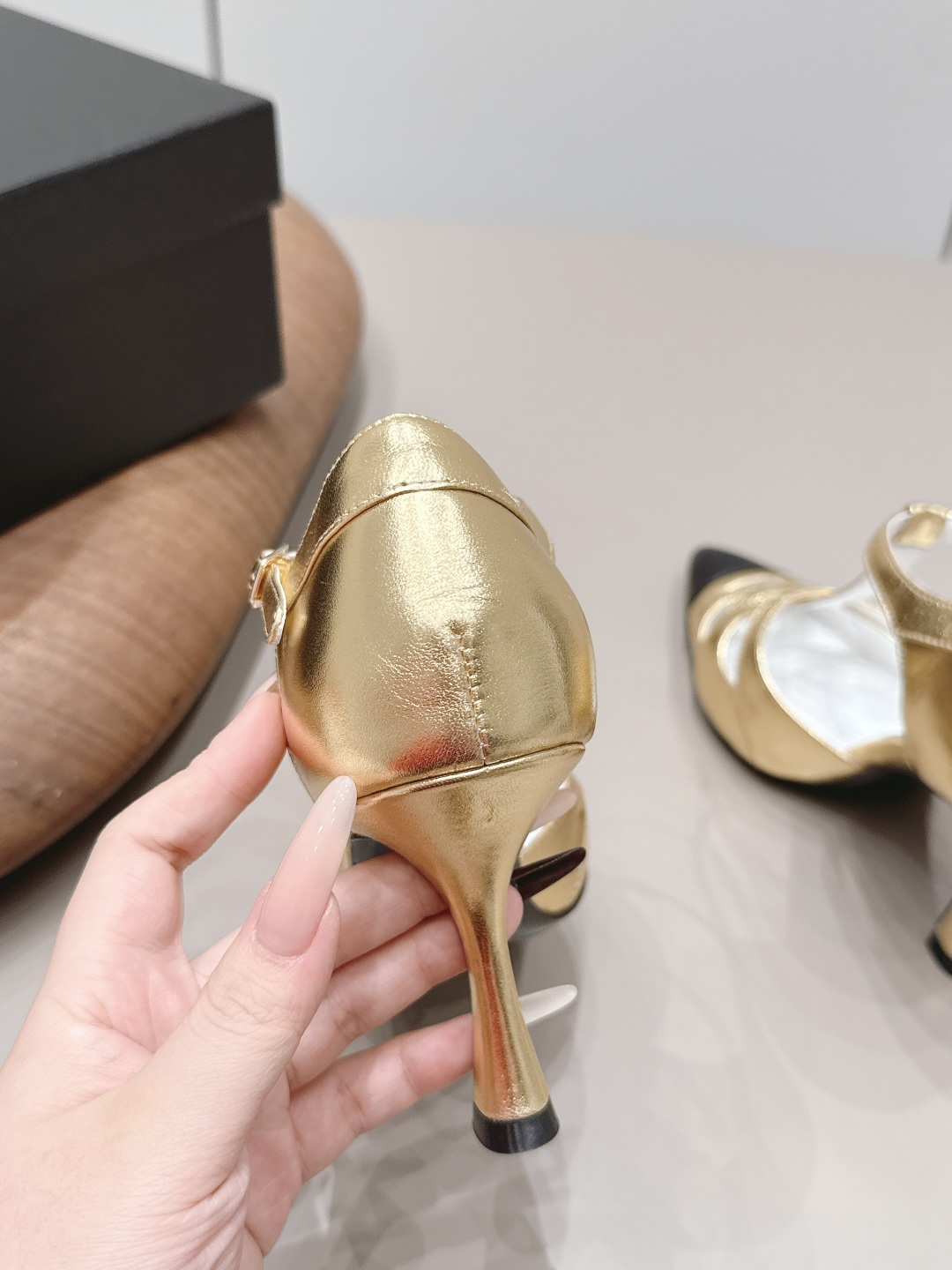Chanel Classic Luxury Leather Shoe Loafer Ref 9