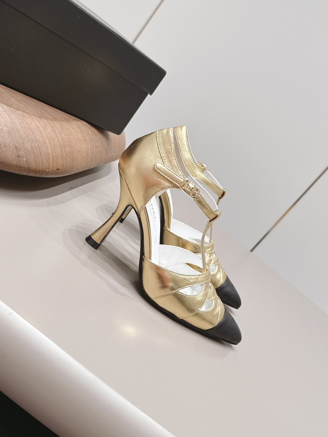 Chanel Classic Luxury Leather Shoe Loafer Ref 3