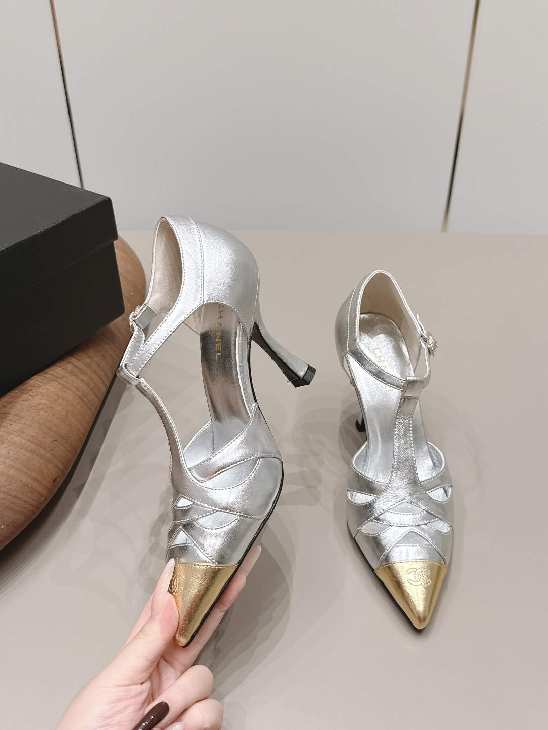 Chanel Classic Luxury Leather Shoe Loafer Ref 4