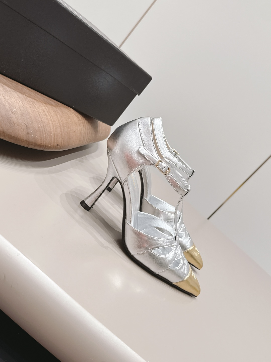 Chanel Classic Luxury Leather Shoe Loafer Ref 3
