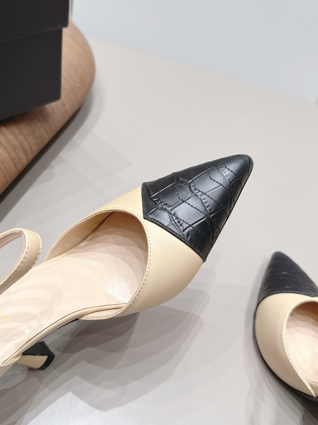 Chanel Classic Luxury Leather Shoe Loafer Ref.0B675675 6