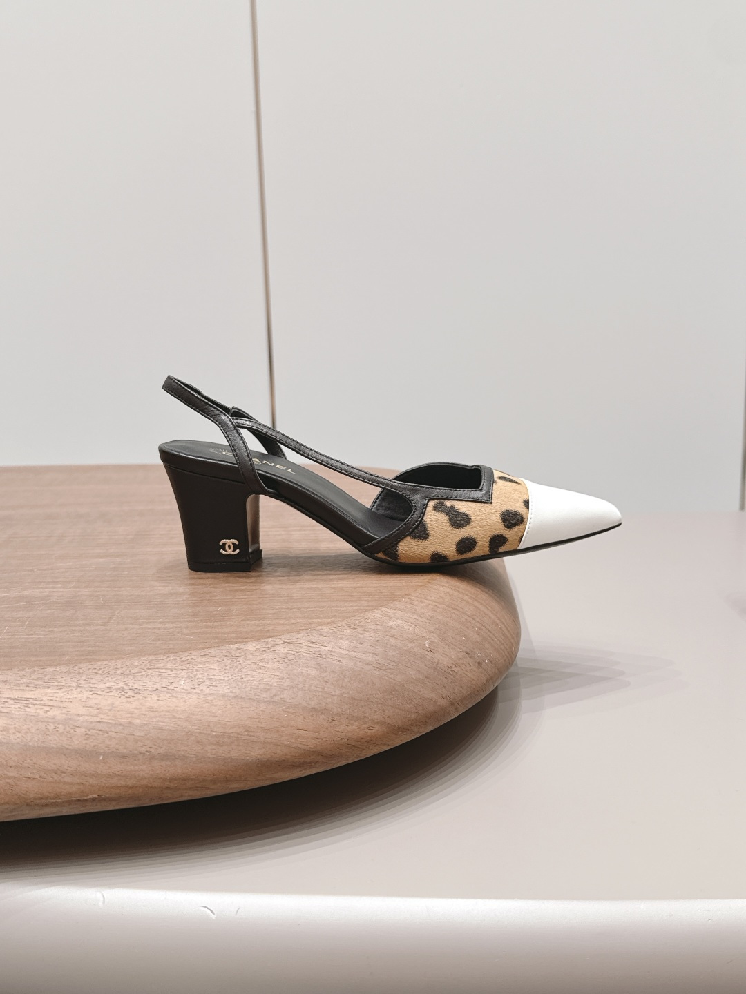 Chanel Classic Luxury Leather Shoe Loafer Ref.21485BF3 5