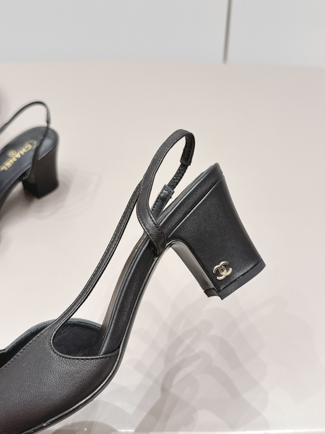 Chanel Classic Luxury Leather Shoe Loafer Ref.22AB2094 8