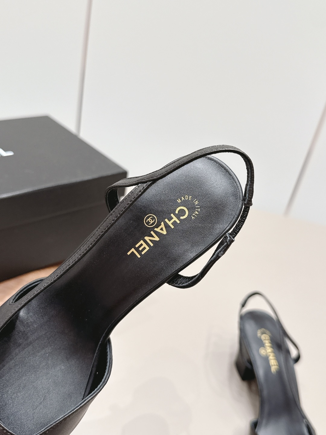 Chanel Classic Luxury Leather Shoe Loafer Ref.22AB2094 7