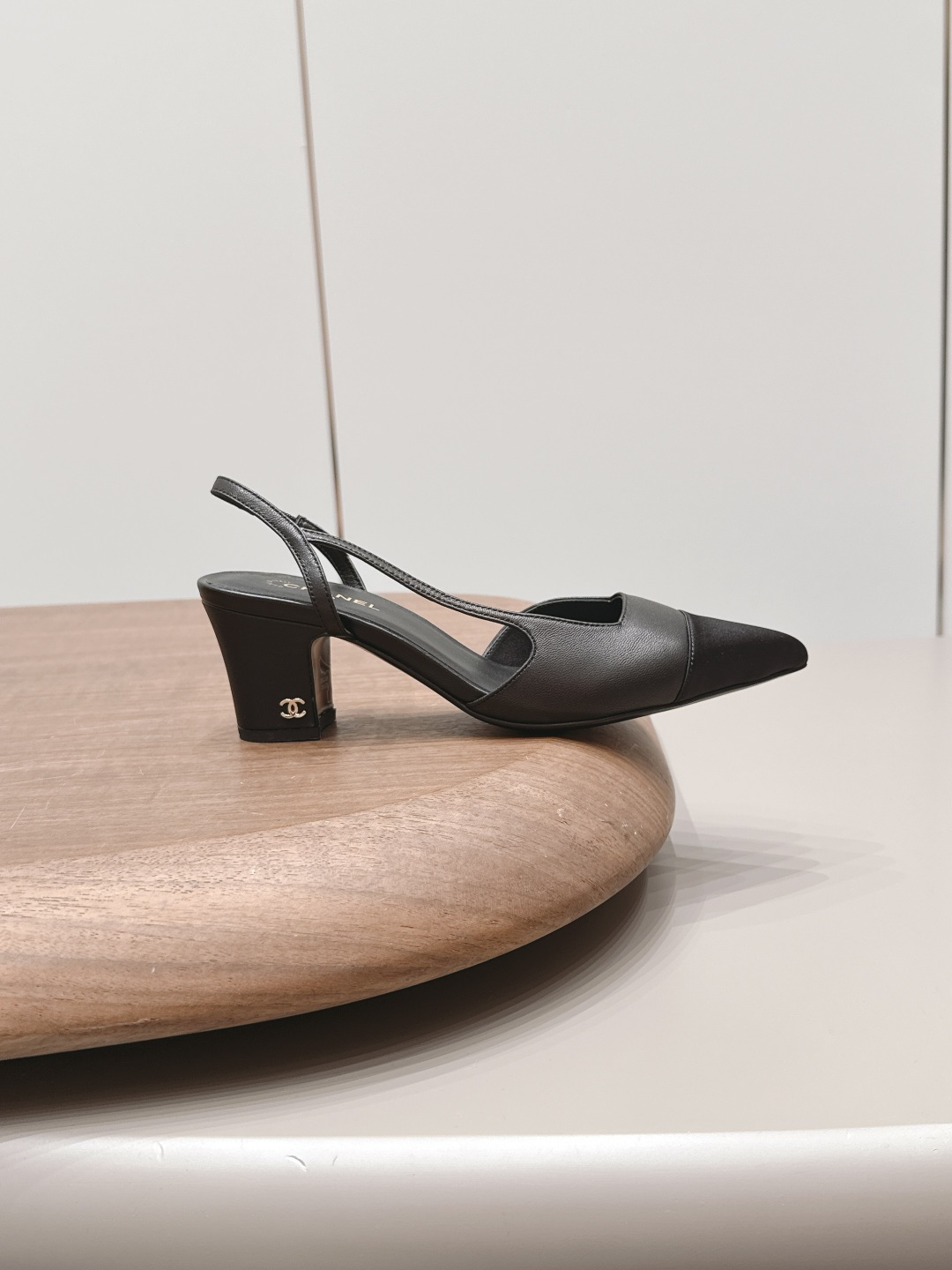 Chanel Classic Luxury Leather Shoe Loafer Ref.22AB2094 5