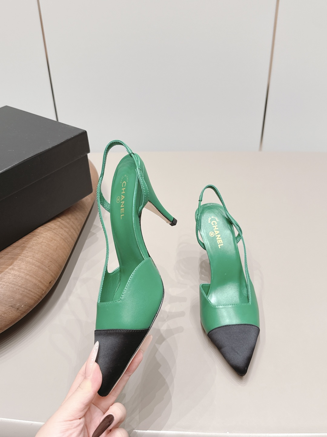 Chanel Classic Luxury Leather Shoe Loafer Ref 4