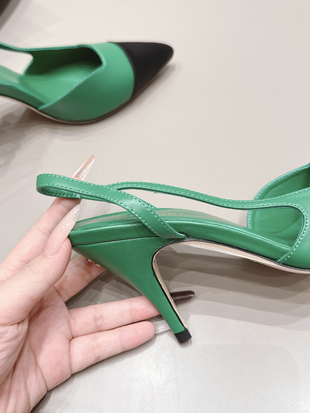 Chanel Classic Luxury Leather Shoe Loafer Ref 8