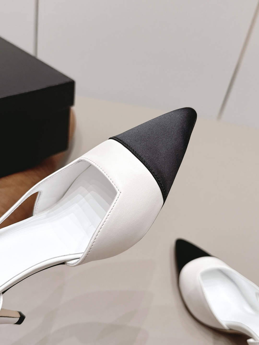 Chanel Classic Luxury Leather Shoe Loafer Ref 6